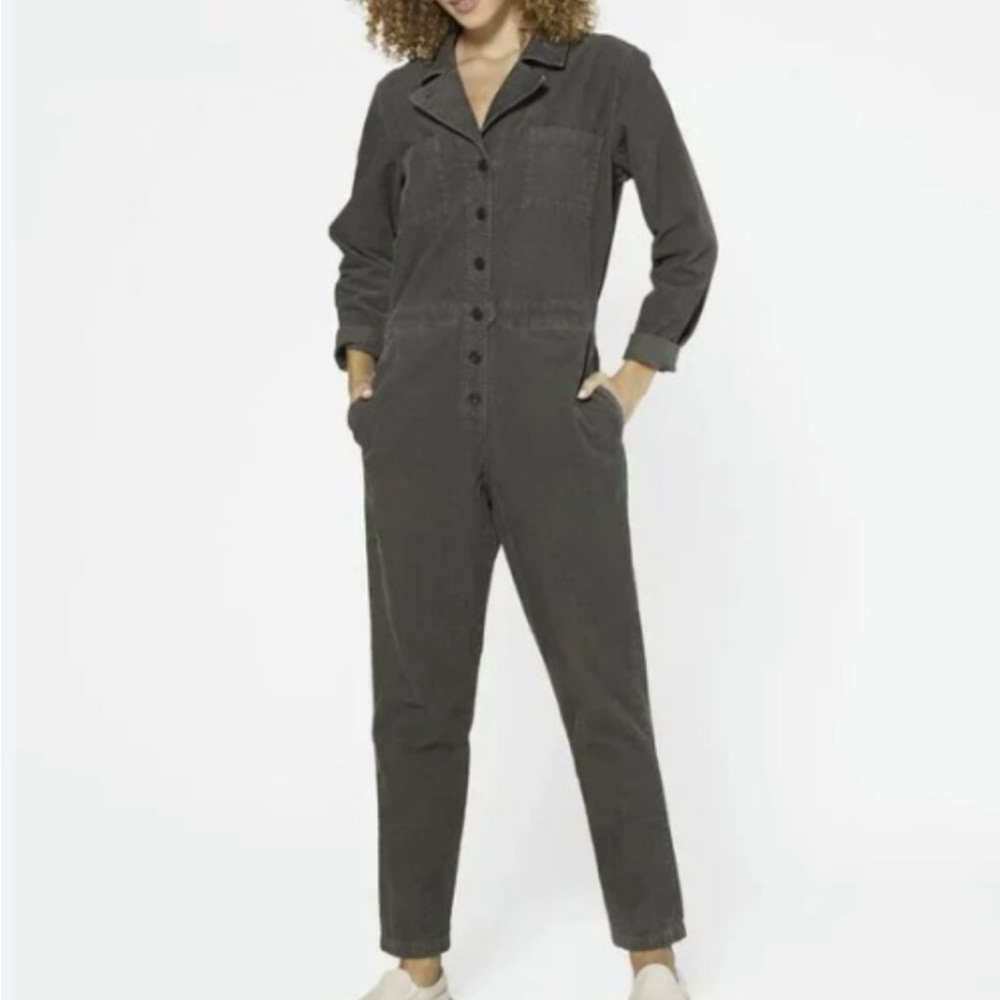 NWT Outerknown Lou Corduroy Jumpsuit
Color Olive π« Size Small